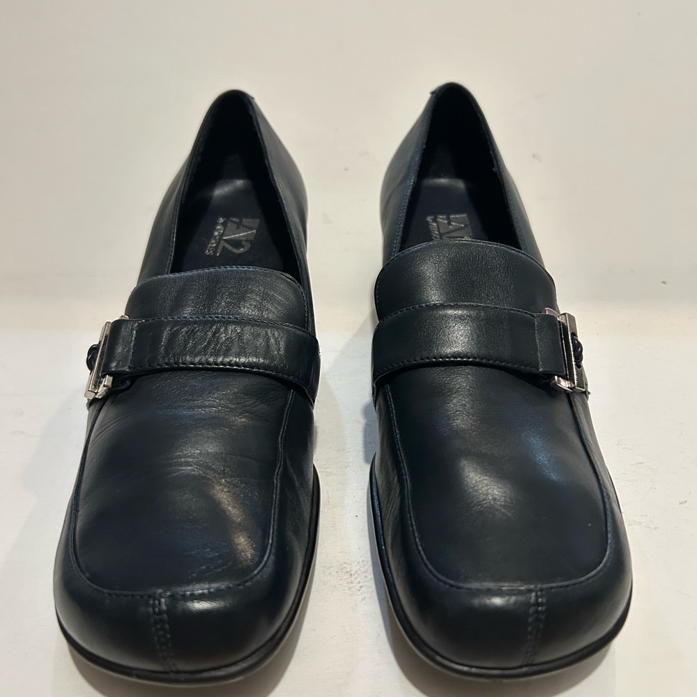 A2 Aerosoles Two Knows Leather Slide On 2” Heel Loafer/Pumps Size 9B